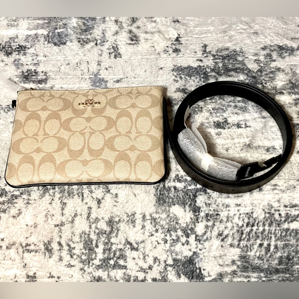 BUNDLE DEAl‼️ Coach Classic Belt Signature Canvas/Coach Pouch Signature Canvas - Picture 1 of 15